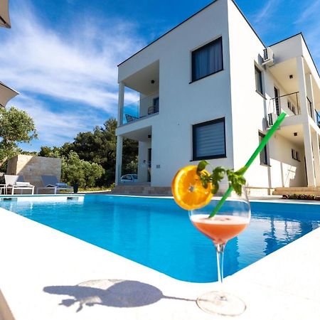 Luxury Apartments Mauro With Heated Pool Božava Esterno foto