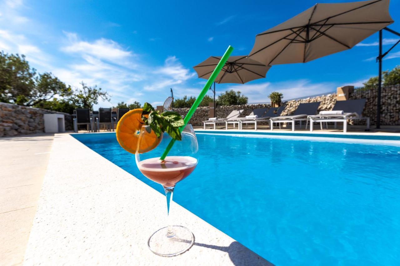 Luxury Apartments Mauro With Heated Pool Božava Esterno foto