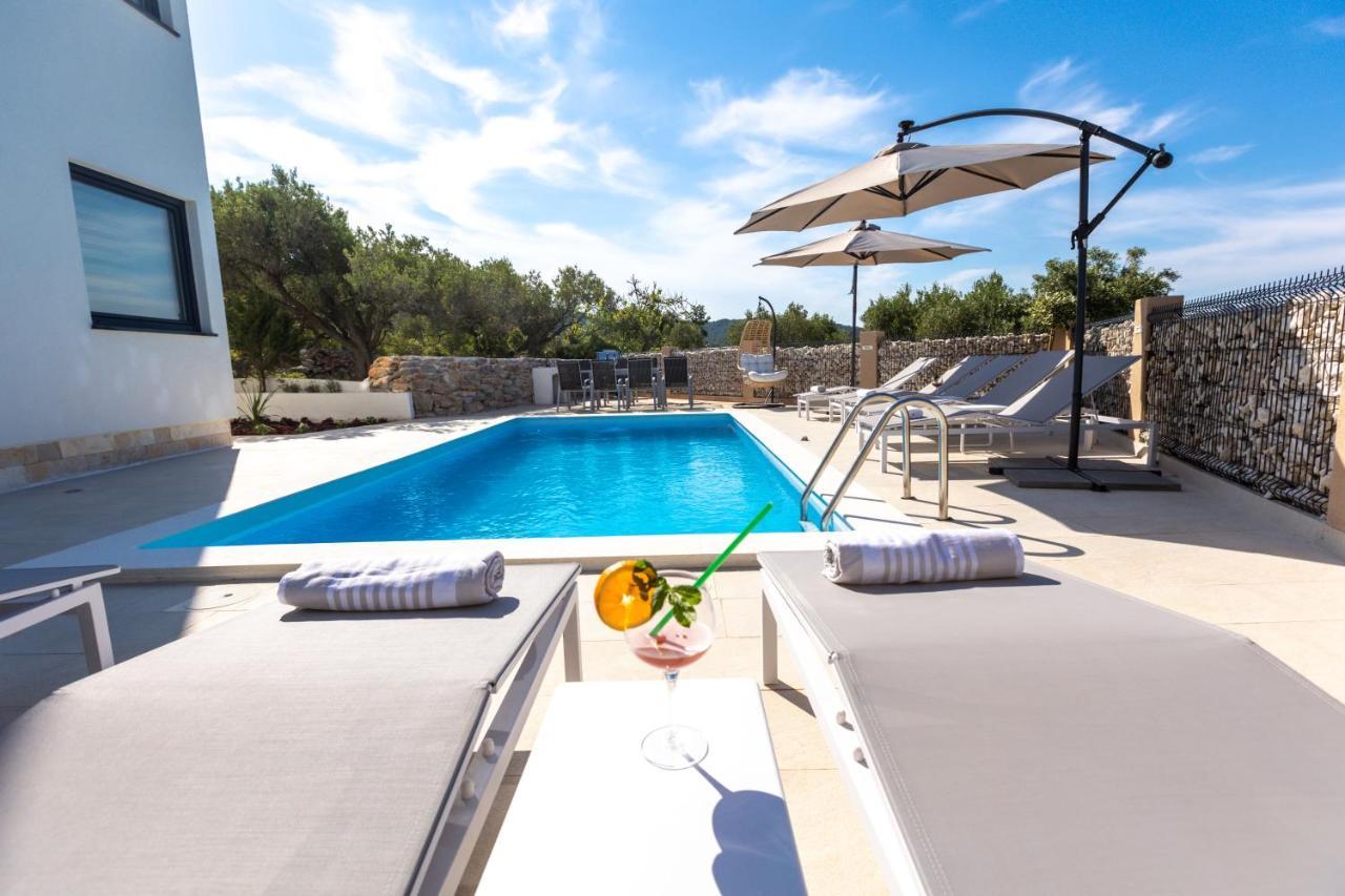 Luxury Apartments Mauro With Heated Pool Božava Esterno foto