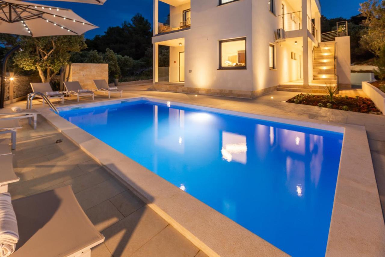 Luxury Apartments Mauro With Heated Pool Božava Esterno foto