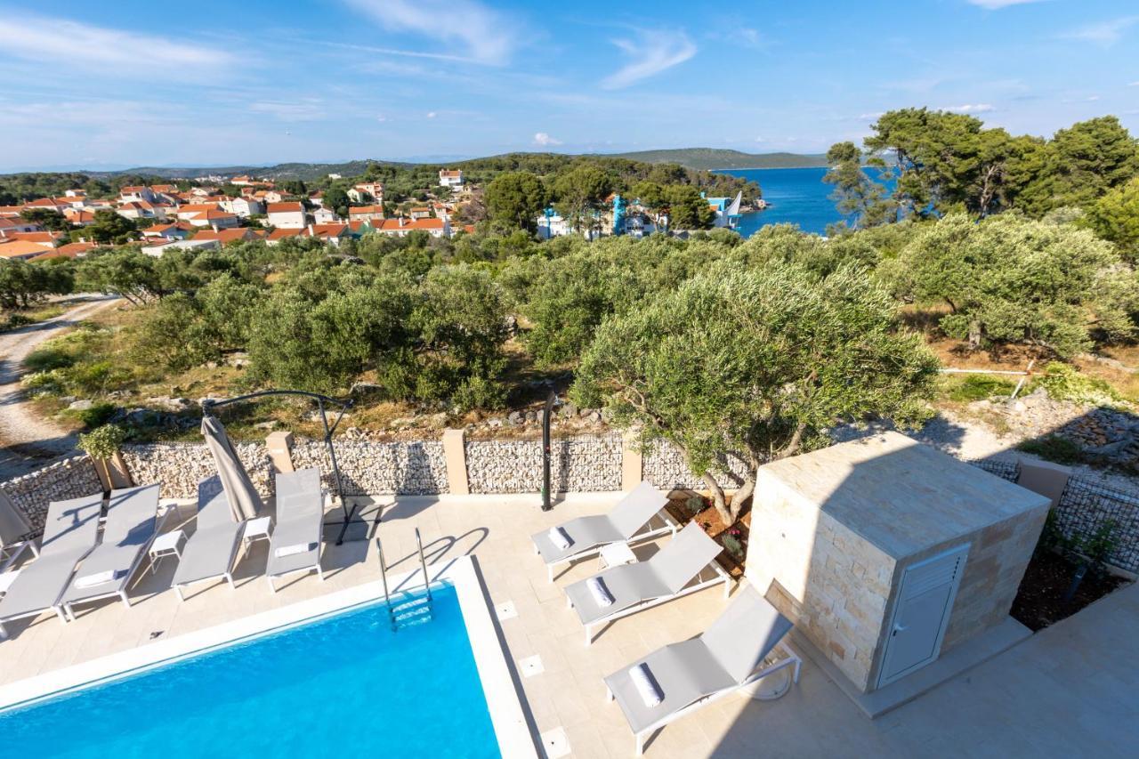 Luxury Apartments Mauro With Heated Pool Božava Esterno foto