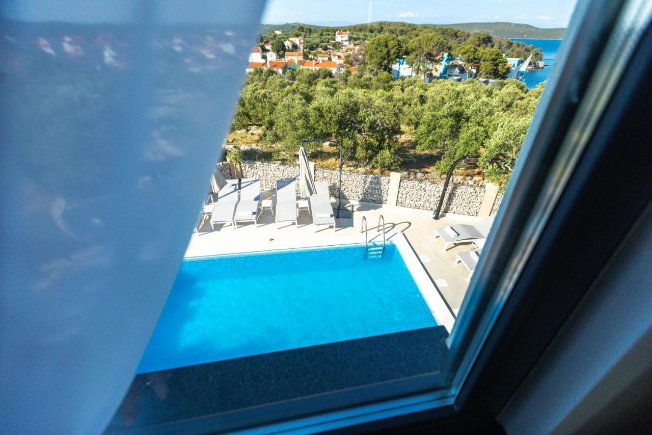 Luxury Apartments Mauro With Heated Pool Božava Esterno foto