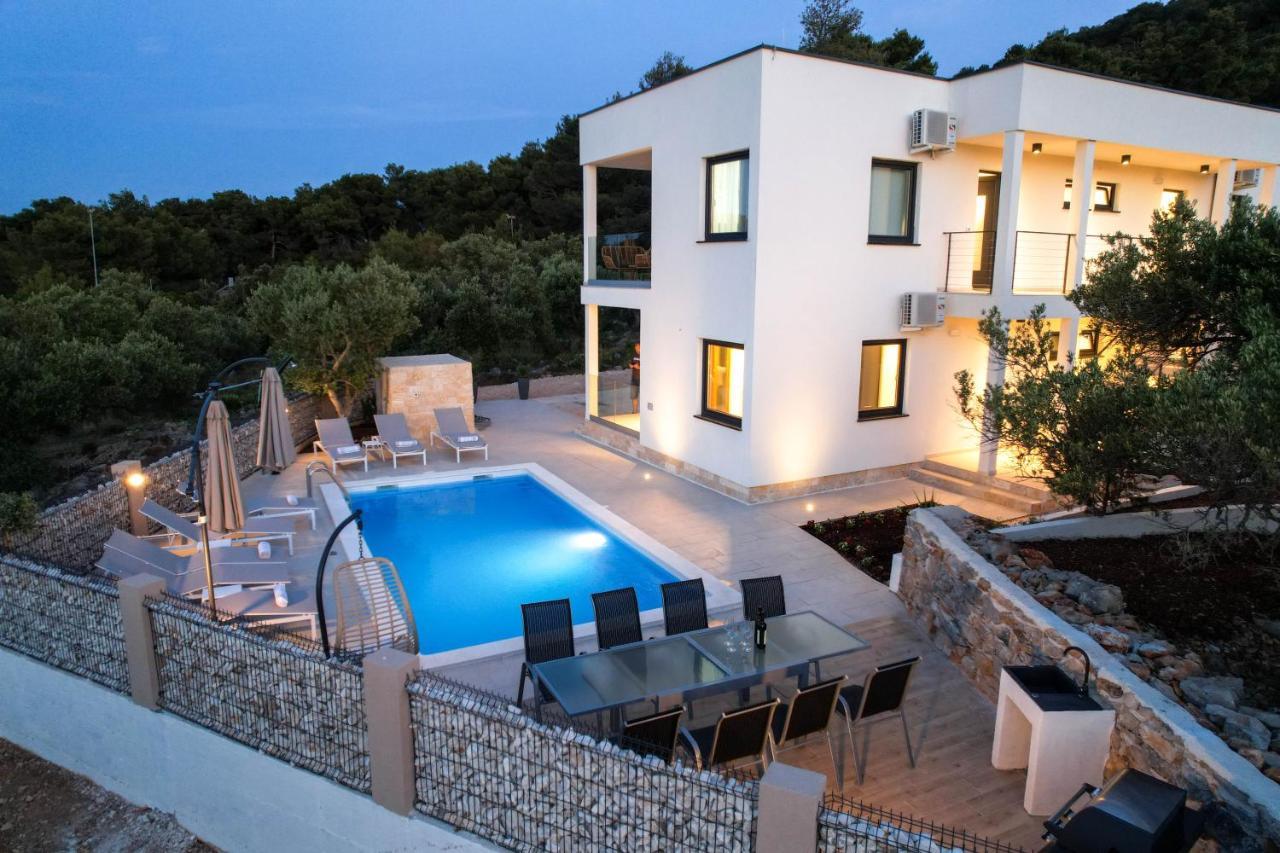Luxury Apartments Mauro With Heated Pool Božava Esterno foto