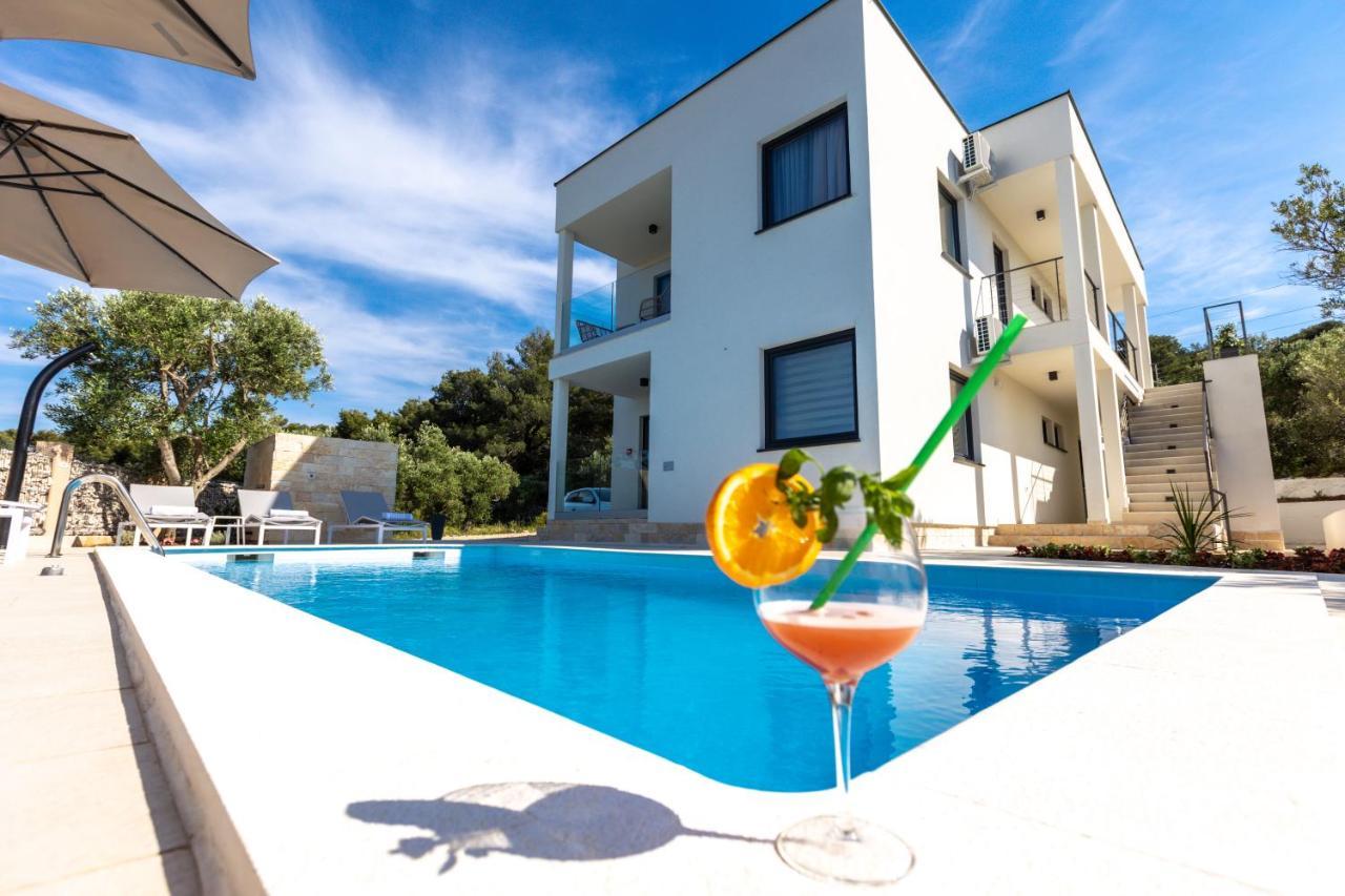 Luxury Apartments Mauro With Heated Pool Božava Esterno foto